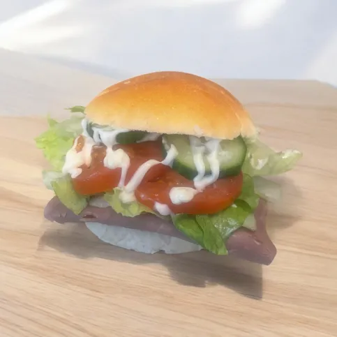 Gilmerton deli Roast beef salad roll 