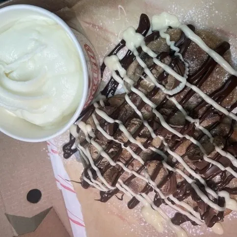 kinder bueno cookie dough & ice cream 