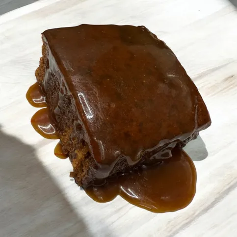 Sticky toffee pudding & warm custard 