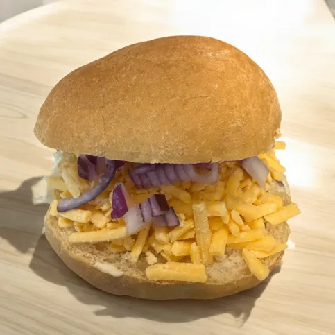 Gilmerton deli cheese & red onion roll