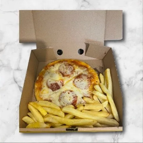Kids meal pizza, chips & drink 